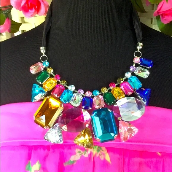 ❤️See New Listing❤️Colorful Rhinestone Ribbon Bib Chunky Statement Necklace - Picture 4 of 10